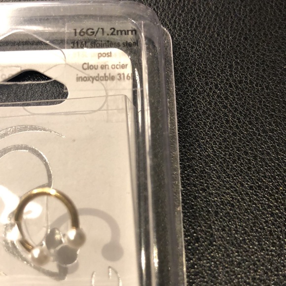 3/$20 NWT stainless steel helix ear ring w pearl - Picture 2 of 3